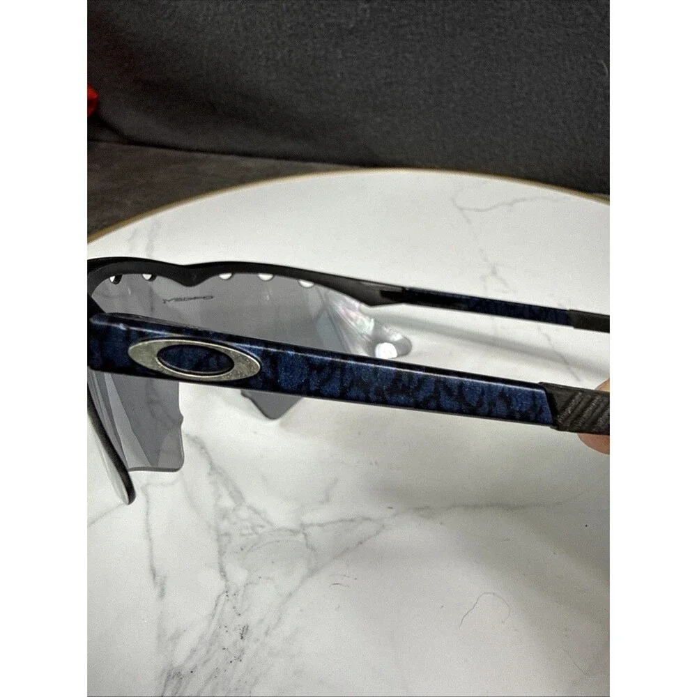 Oakley M Frame Shield Sunglasses Black Frame Gray Lens MISSING NOSE PAD SEE PICS